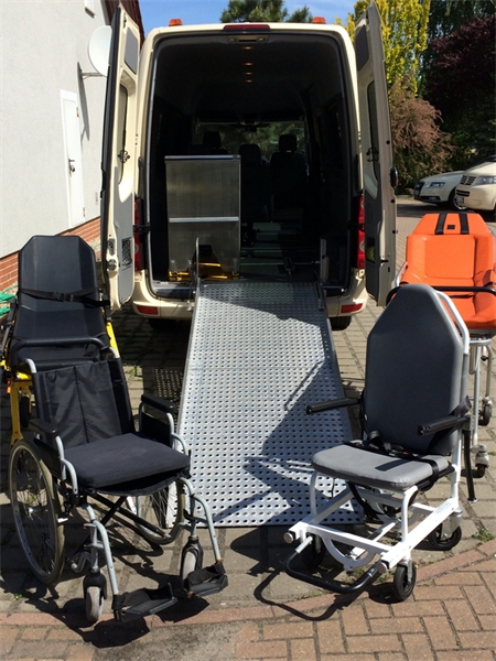 ausstattung_1_2 ausstattung_1_2